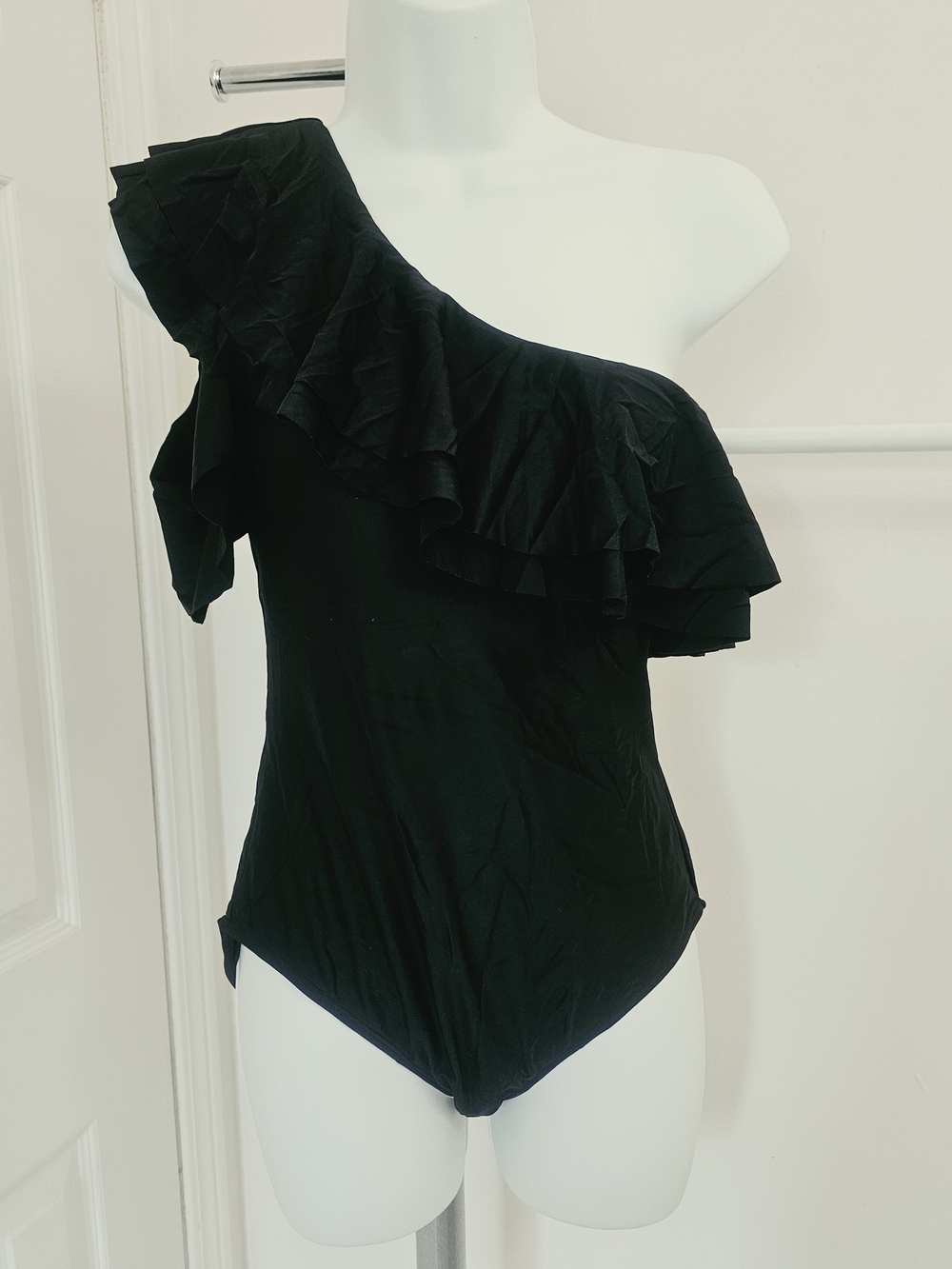 NWT One-Shoulder Ruffle Swimwear/Bodysuit in Black, Sz 6